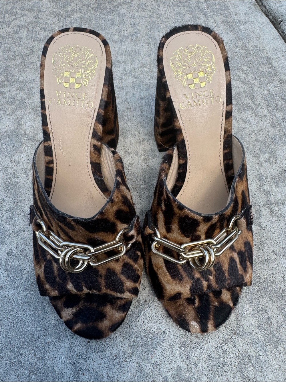 Vince Camuto Leopard Print Mule Slides with Gold Chain size 7 barely worn